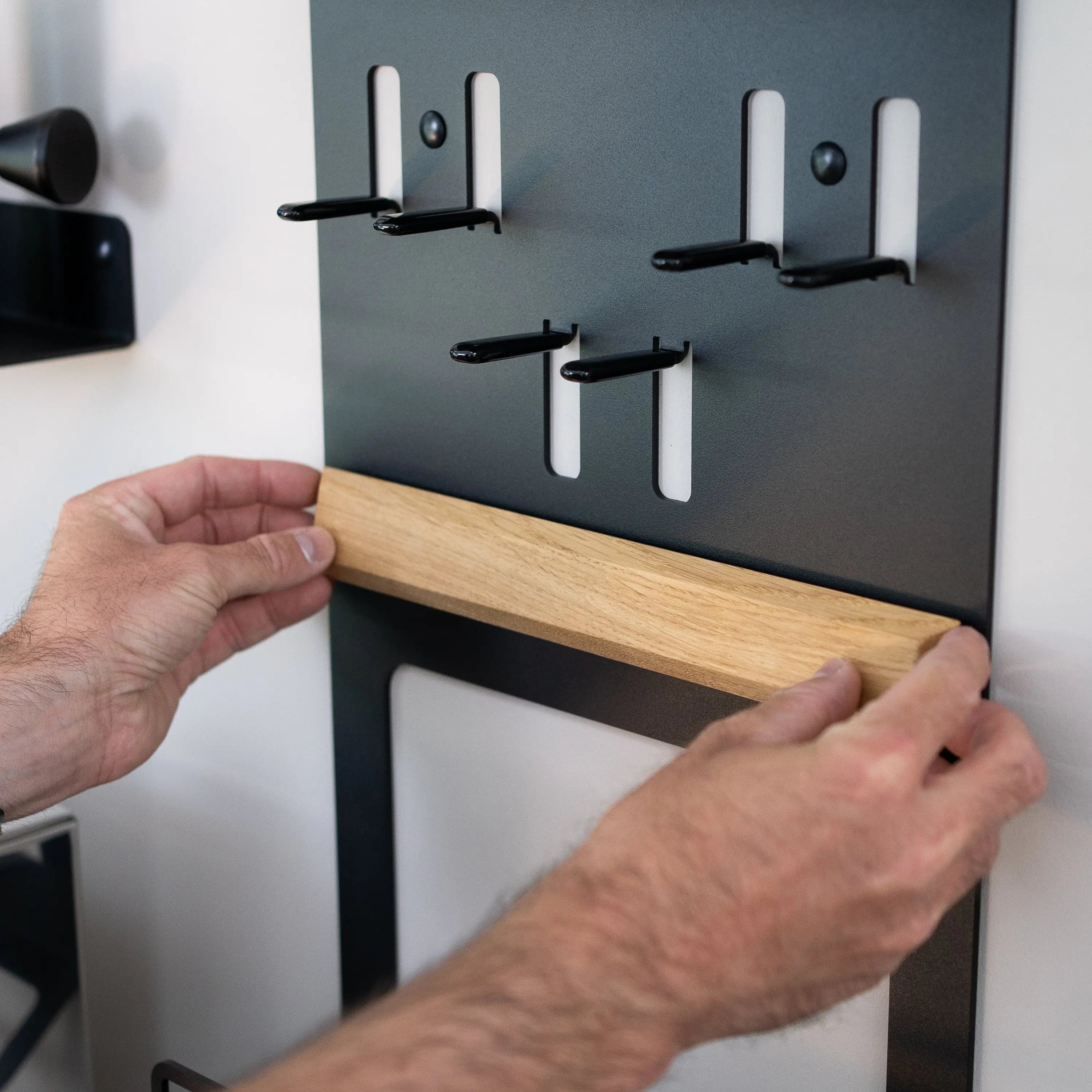 Barista Regal für Siebträger, Tamper und Kaffeezubehör FLATE®